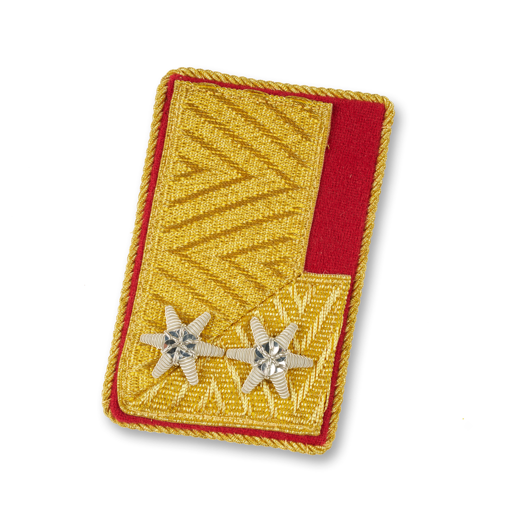 Patte de col BR avec cordon doré